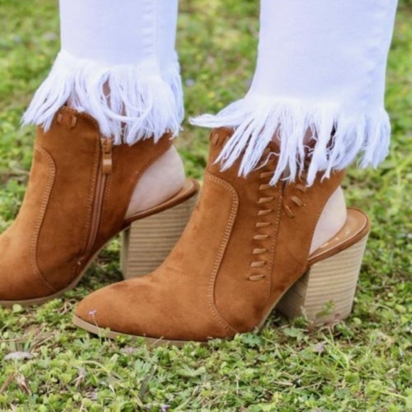 NWT Ccocci Luck Suede Tan Bootie 8 - Picture 3 of 7